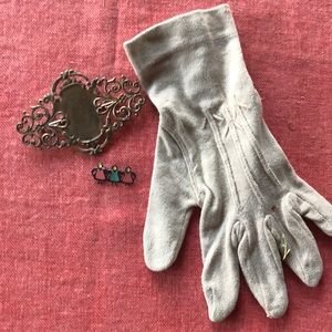 Vintage Brooch and glove curios